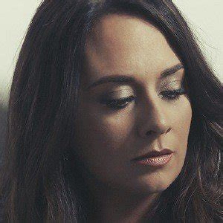 Amber Hayes (Country Singer) - Age, Birthday, Bio, Facts, Family, Net Worth, Height & More