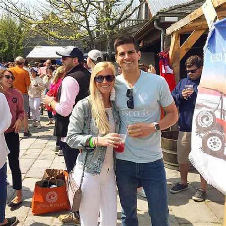 Field Yates Wiki-Bio, Salary, Net Worth, Age, Girlfriend, Real Name 2022