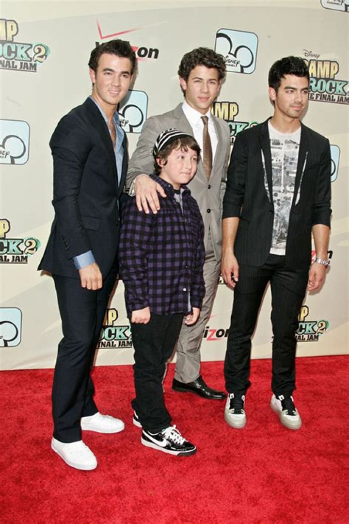 Frankie Jonas Age | Wiki, Net worth, Bio, Height, Girlfriend |