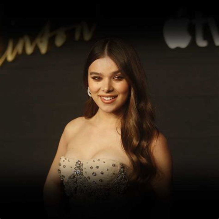 Hailee Steinfeld - CelebNetWorth