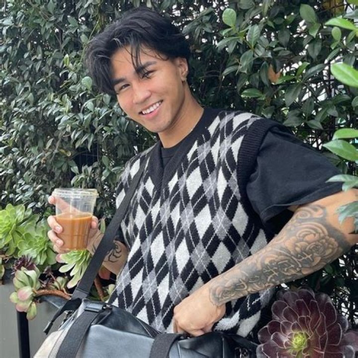 Heather Delucio (TikTok Star) - Age, Birthday, Bio, Facts, Family, Net Worth, Height & More