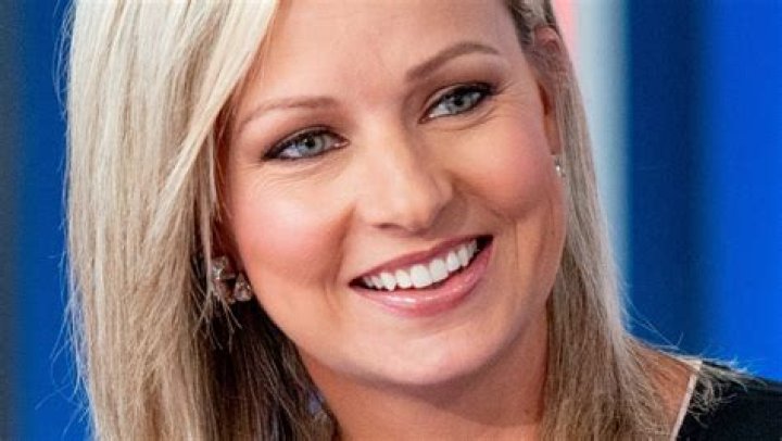 How much does Sandra Smith earn? (Celebrity Interview)