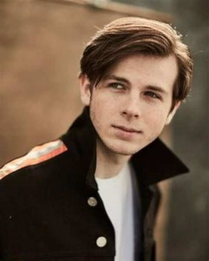 How tall is Chandler Riggs
