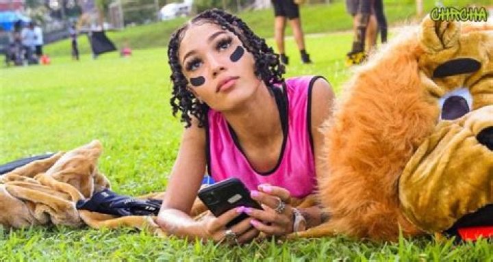 How tall is Coi Leray