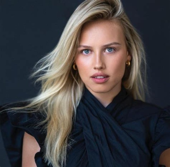 How tall is Gracie Dzienny