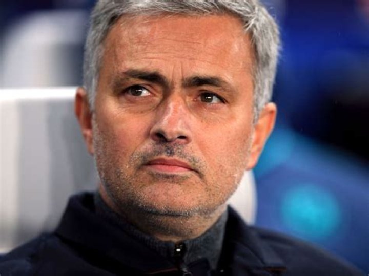 How tall is Jose Mourinho