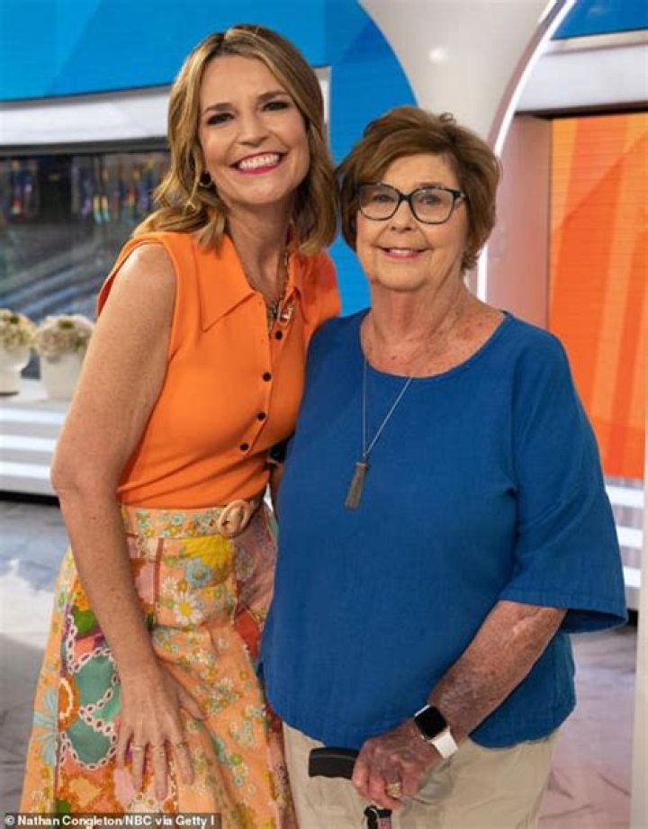 How tall is Suzanna Leigh