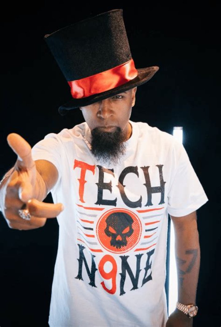 How tall is Tech N9ne