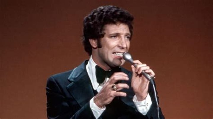 How tall is Tom Jones