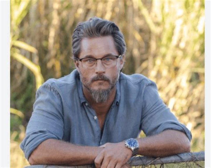 How tall is Travis Fimmel