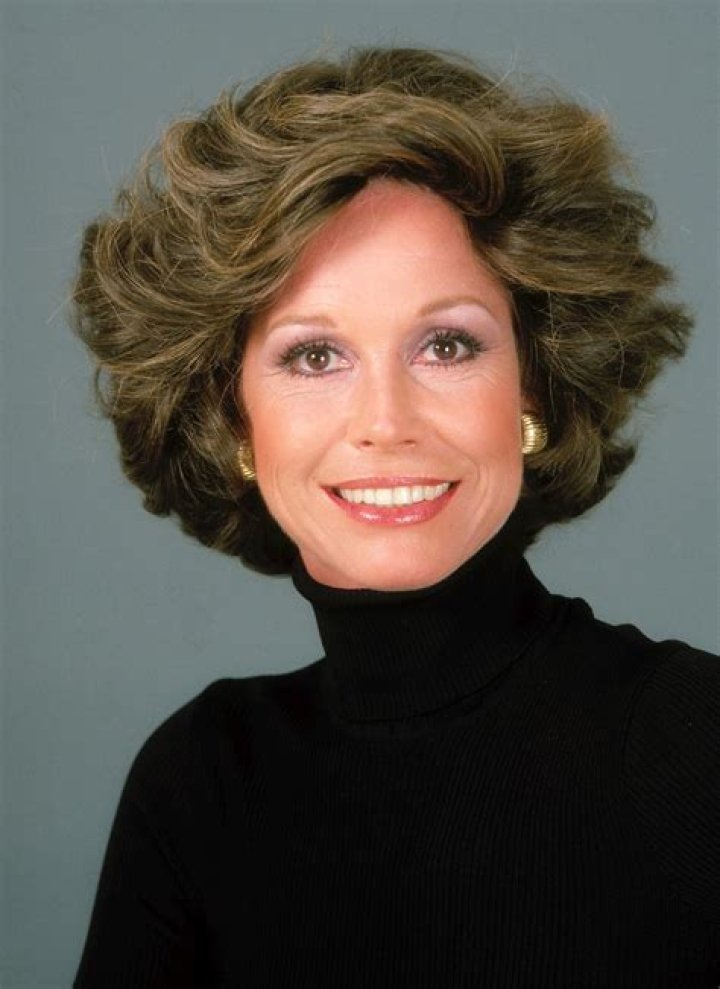 How tall was Mary Tyler Moore