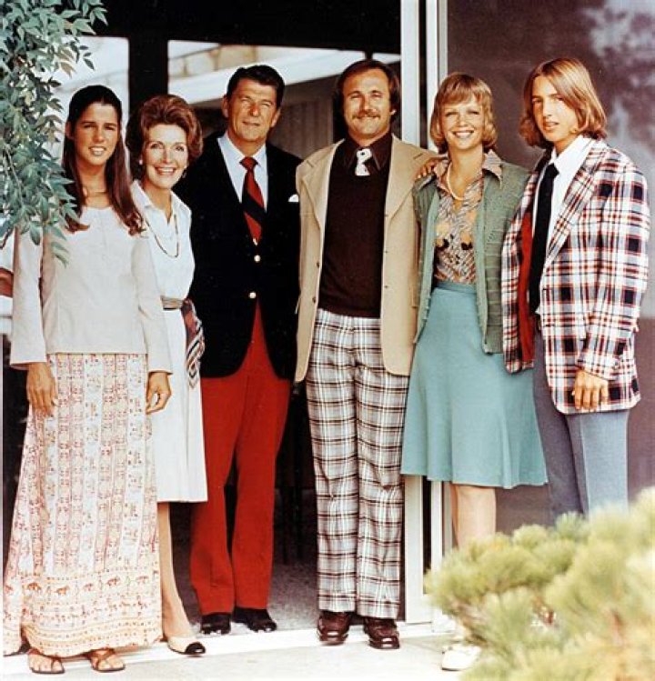 How tall was Nancy Reagan