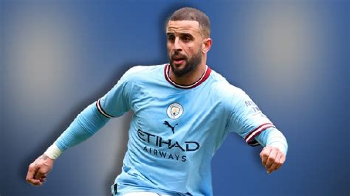 
Is Kyle Walker Arrested | Drunk And Snogging Woman 