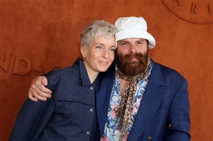 Jeanne Added Et Son Compagnon