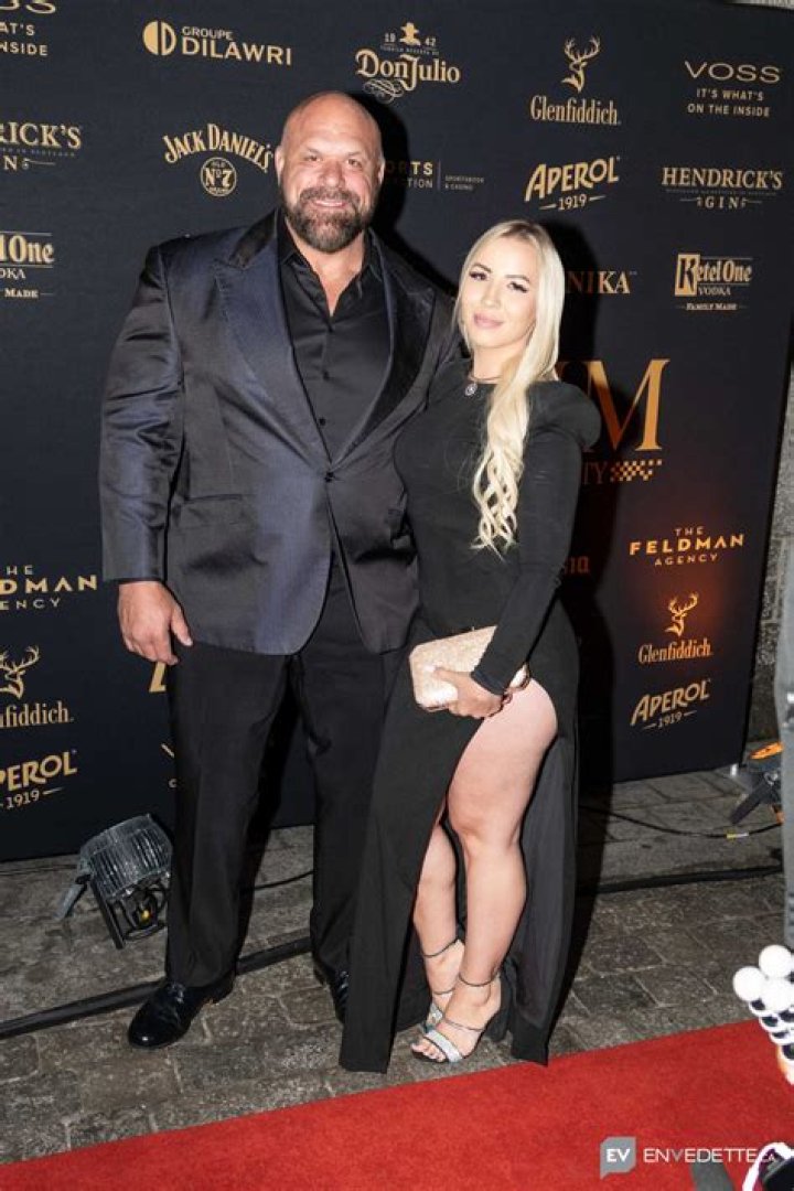 Leeza Pazkowski – Celebsgraphy