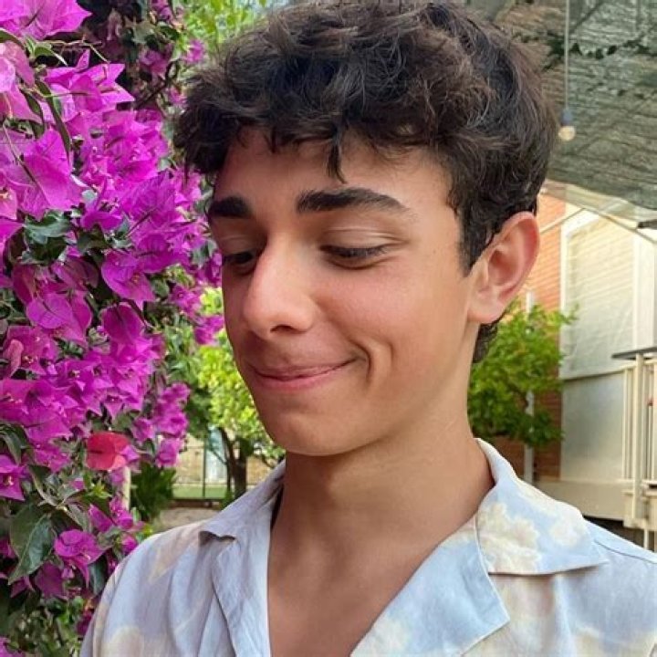 Ry Velasco (YouTube Star) - Age, Birthday, Bio, Facts, Family, Net Worth, Height & More