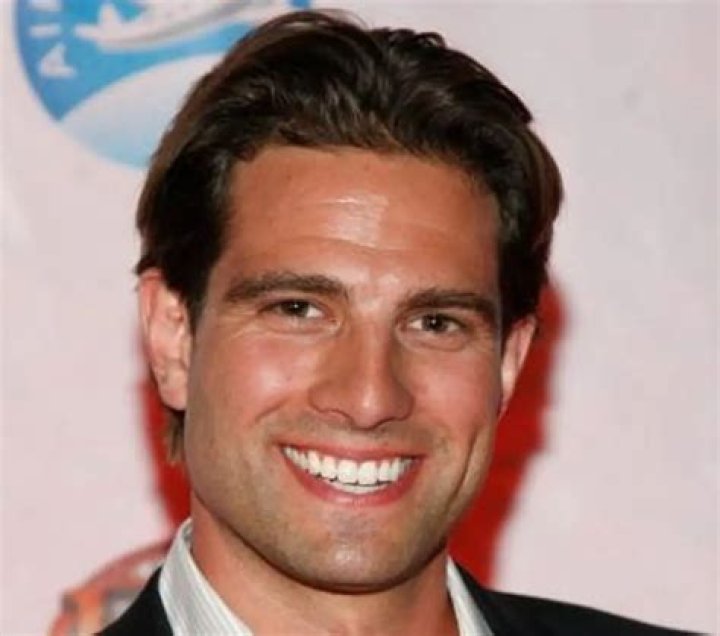 Scott McGillivray is married to wife Sabrina McGillivray. Know his net worth, age, family, Wiki-Bio. 2022