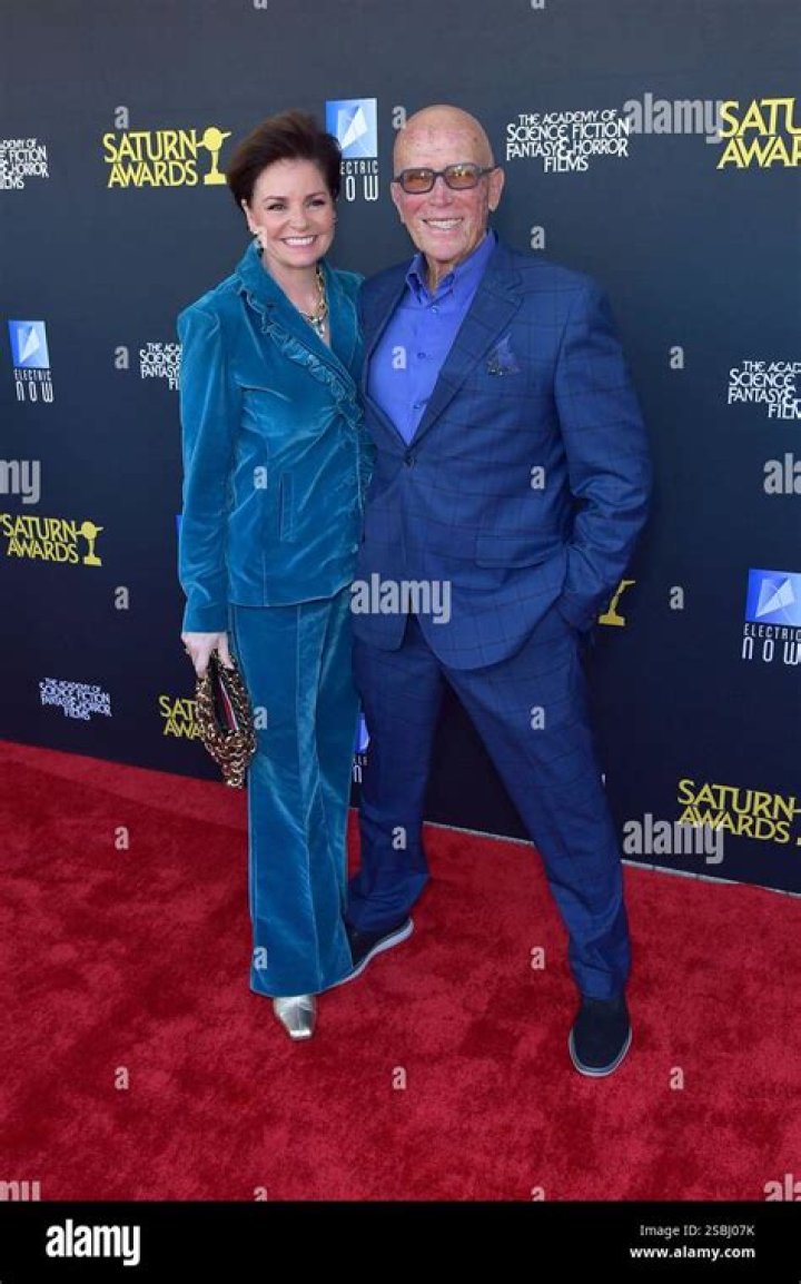 Shari Stowe – Celebsgraphy