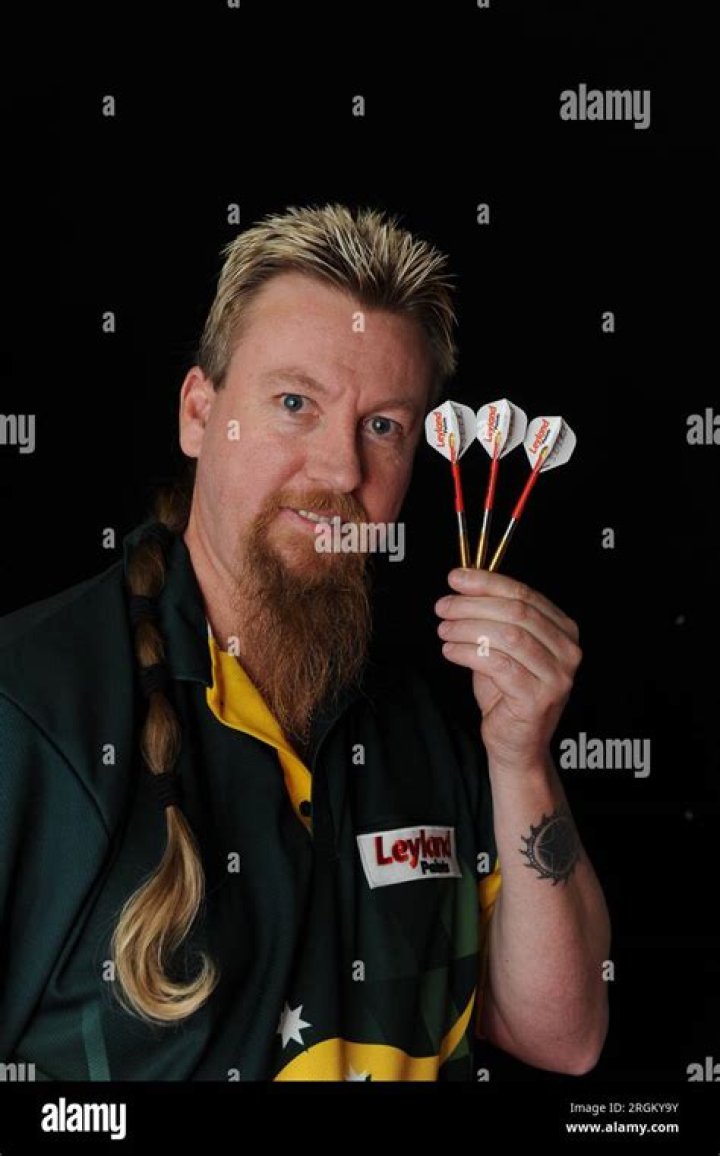 Simon Whitlock (Darts Player) - Age, Birthday, Bio, Facts, Family, Net Worth, Height & More