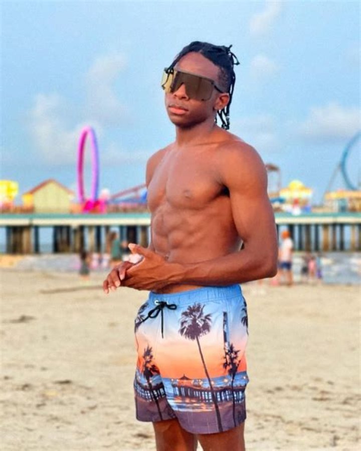 theonlycb3 Age | Wiki, Net worth, Bio, Height, Girlfriend ?
