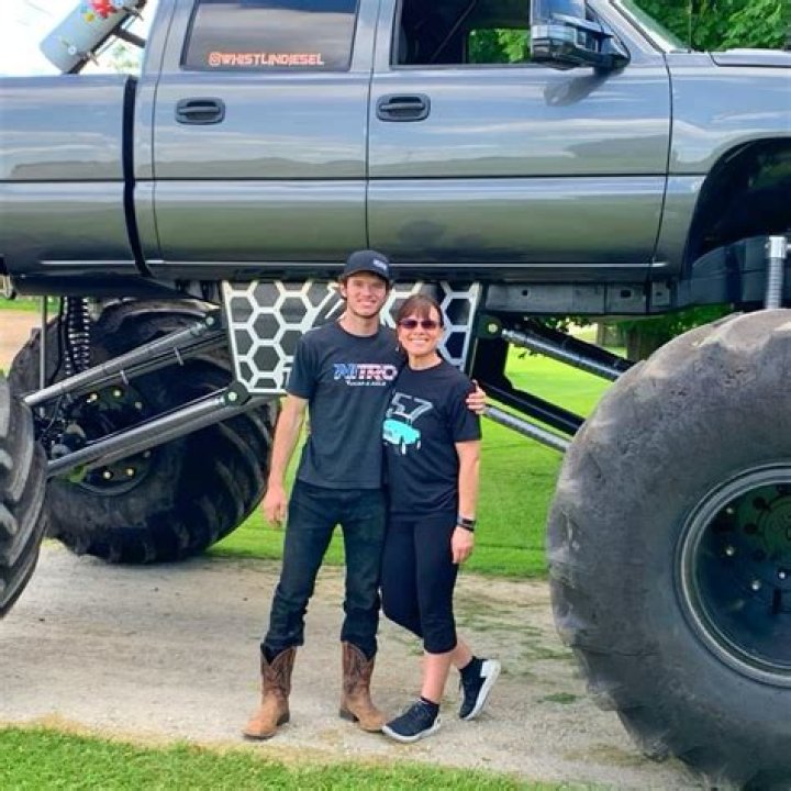 Whistlindiesel Wife, Mrs. Whistlindiesel: Net Worth 2021, Real Name