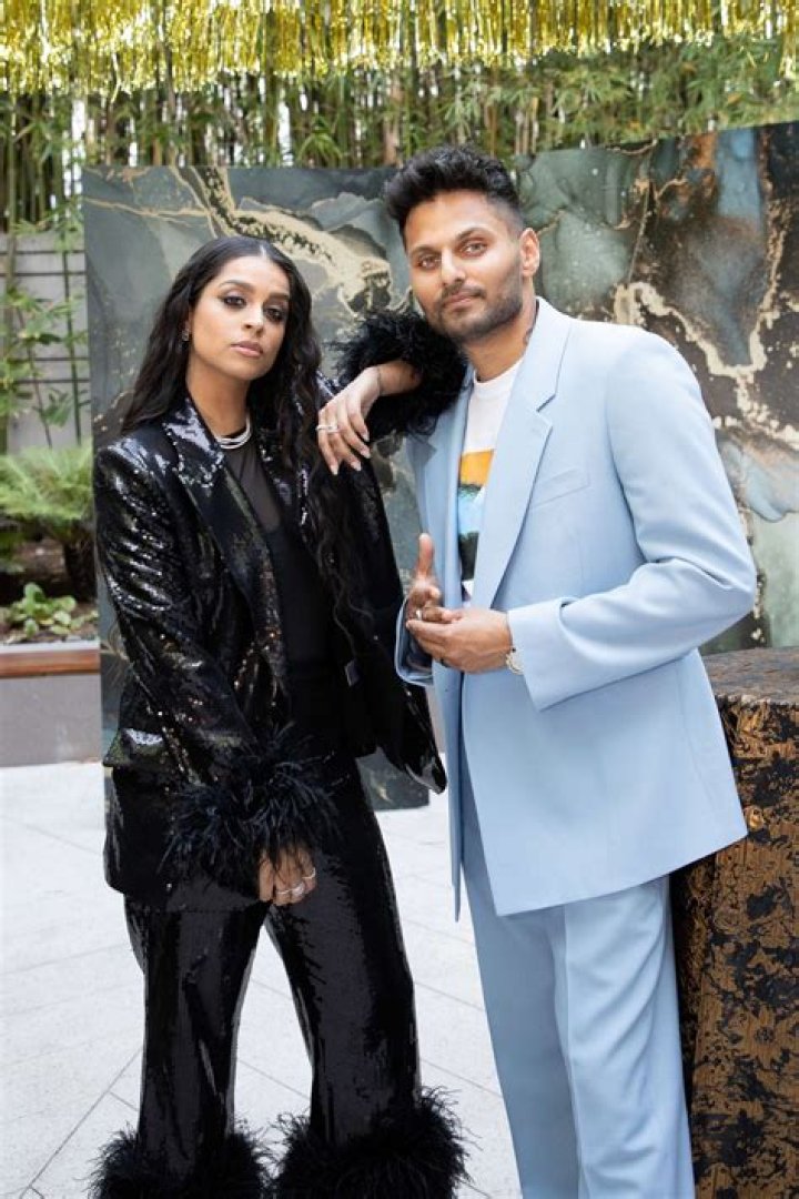 Who is Aziz Ansari Girlfriend? Know his Net Worth & Heght 2022.